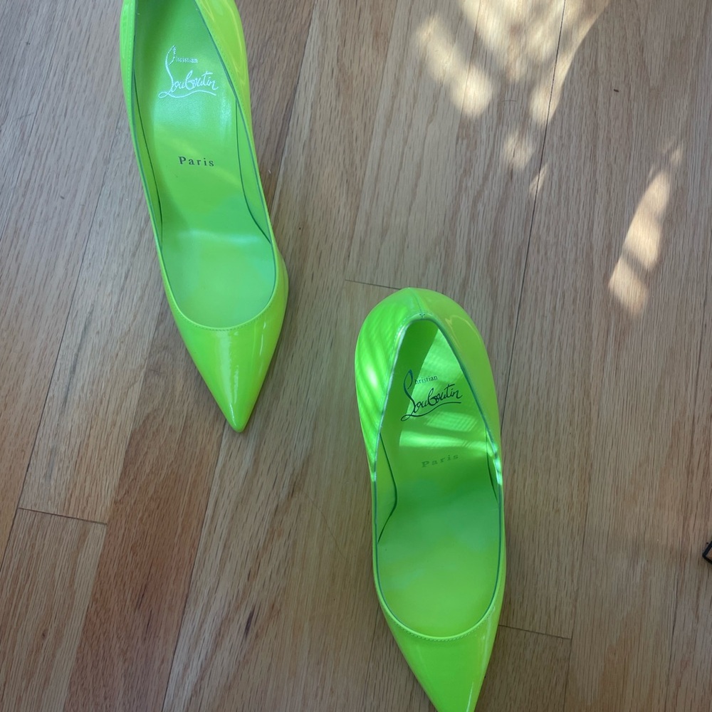 Christian Louboutin Kate 100 Fluo Yellow Neon Heels Size 39 NIB - Picture 2 of 8